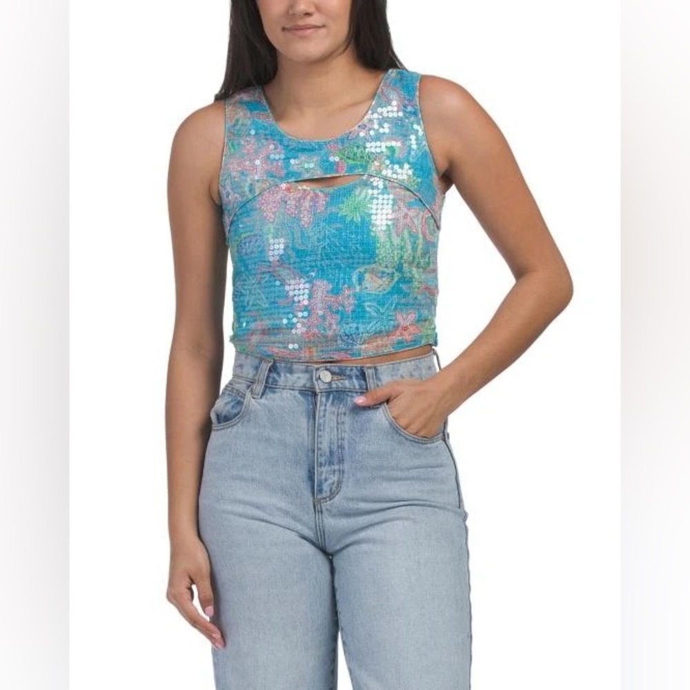 Sequin Floral Crop Tank Top - Turquoise
CIEBON
Lucina Printed Cutout Top